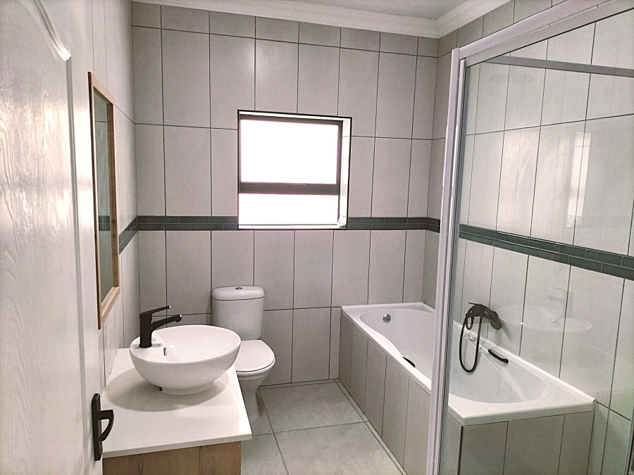 3 Bedroom Property for Sale in Fraaiuitsig Western Cape